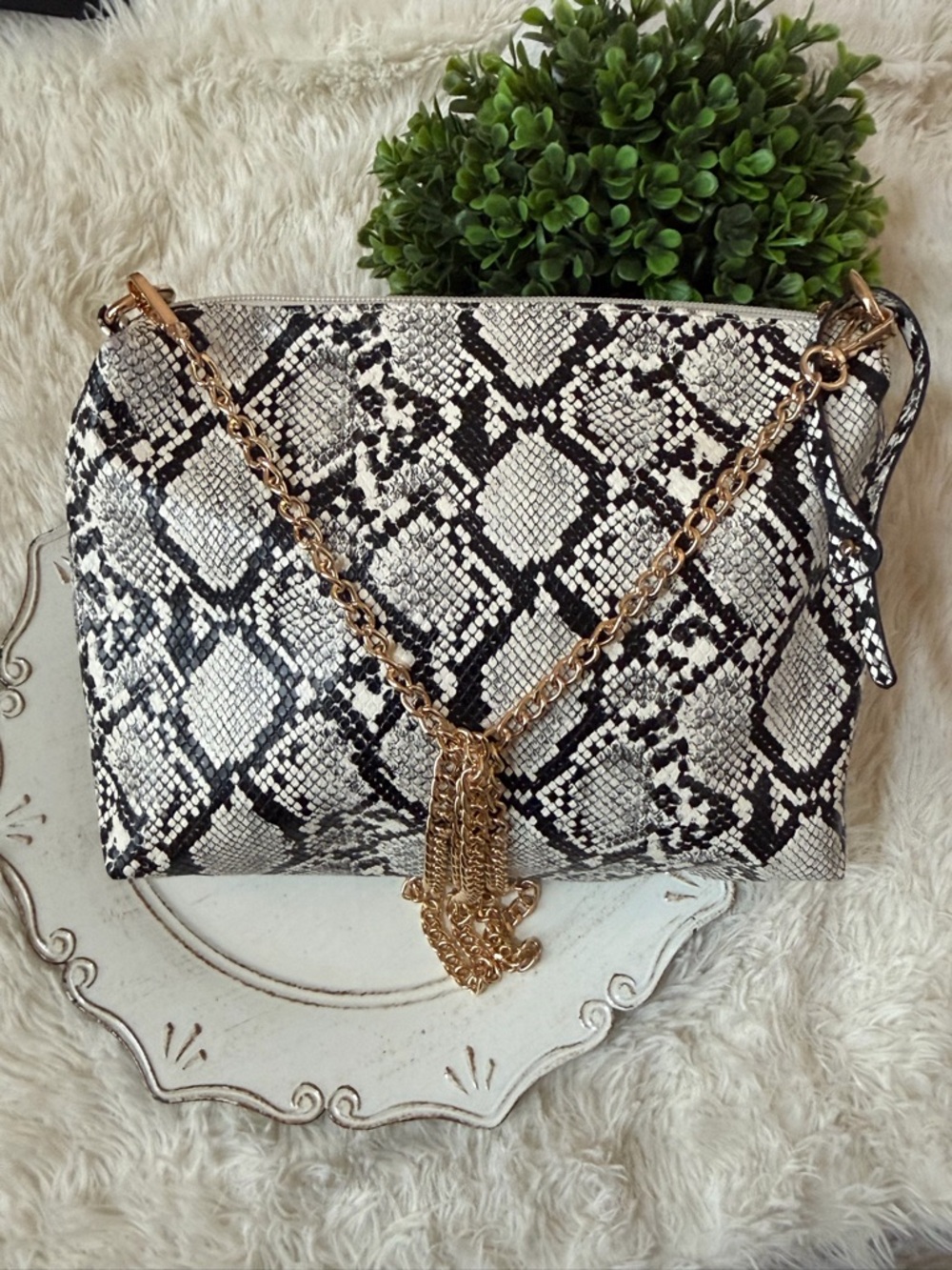 Unbranded Snake-Print Chain Shoulder Bag - Black & White